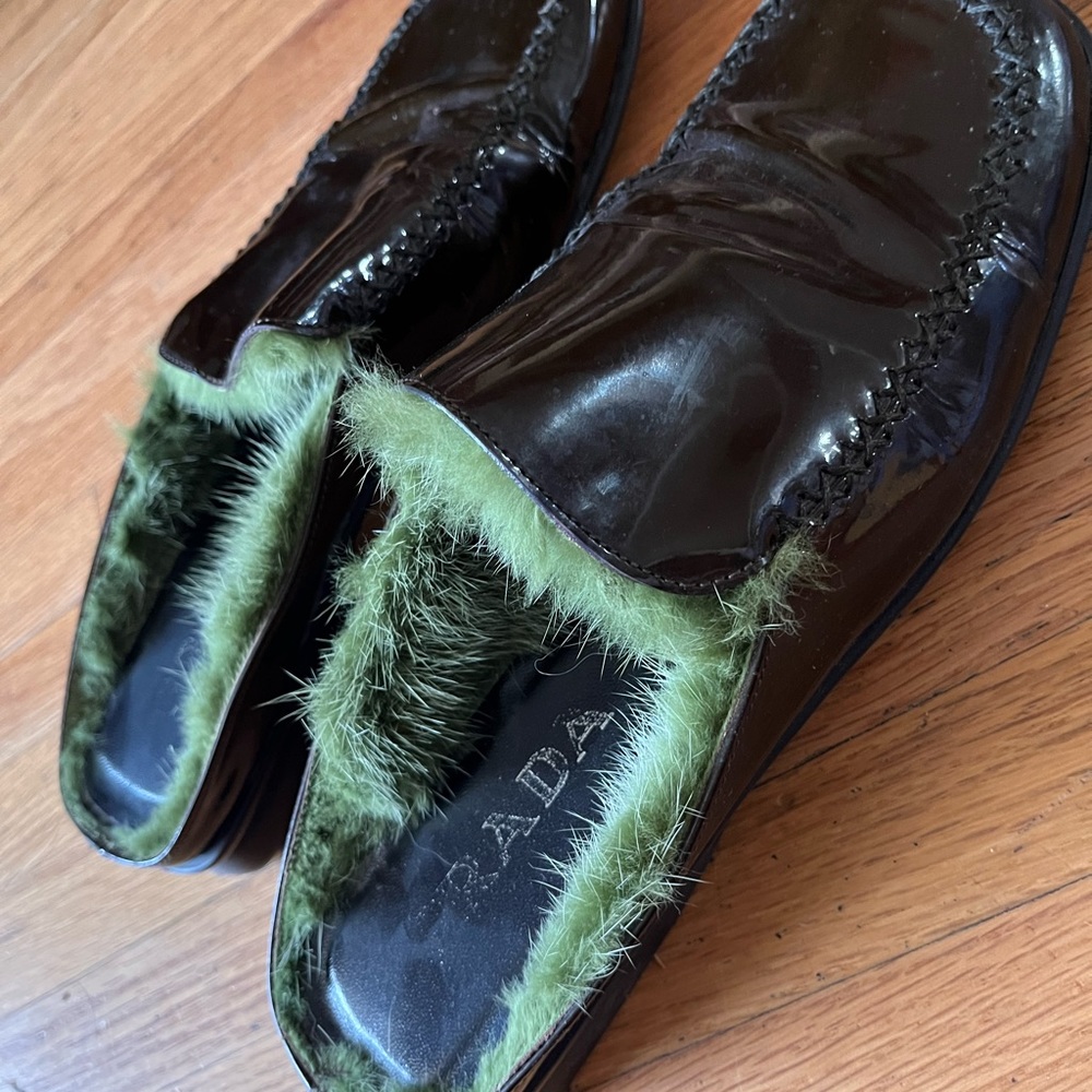 Patent leather Prada mules/slip on/slippers with green fur, size 38/6.5